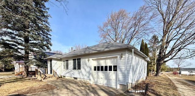 105 3rd Avenue NW, Grand Meadow, MN 55936