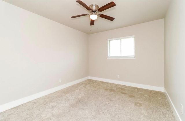 309 S Holiday Drive, Grand Prairie, TX 75052