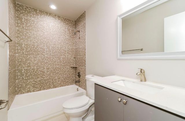 309 S Holiday Drive, Grand Prairie, TX 75052