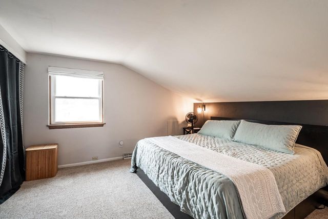 3615 W Barnard AVENUE, Greenfield, WI 53221