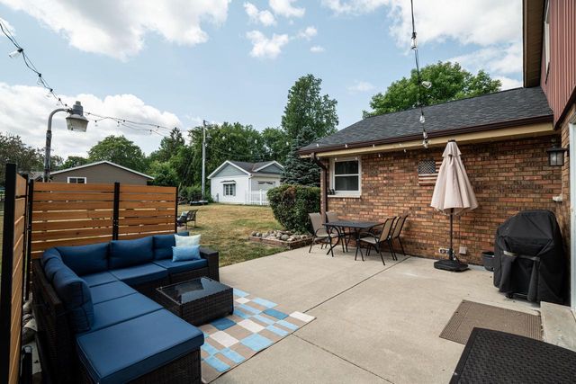 3615 W Barnard AVENUE, Greenfield, WI 53221
