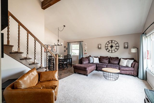3615 W Barnard AVENUE, Greenfield, WI 53221