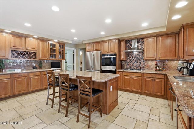 2324 W ZENITH Lane, Phoenix, AZ 85085