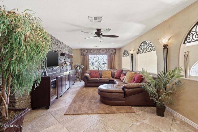 2324 W ZENITH Lane, Phoenix, AZ 85085