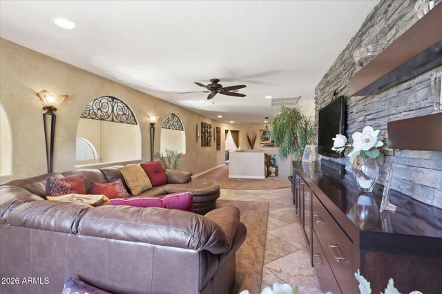 2324 W ZENITH Lane, Phoenix, AZ 85085