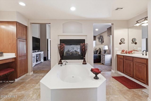 2324 W ZENITH Lane, Phoenix, AZ 85085