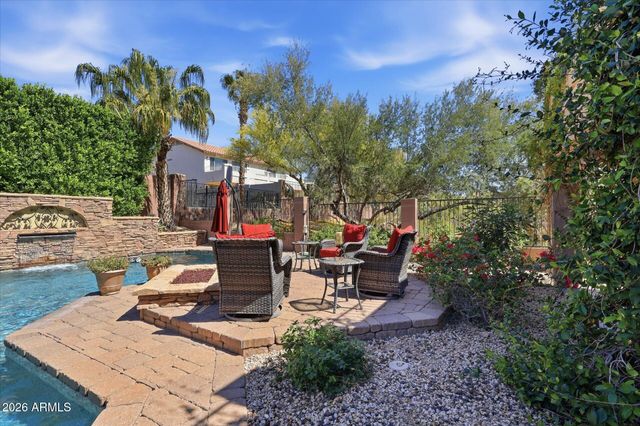 2324 W ZENITH Lane, Phoenix, AZ 85085