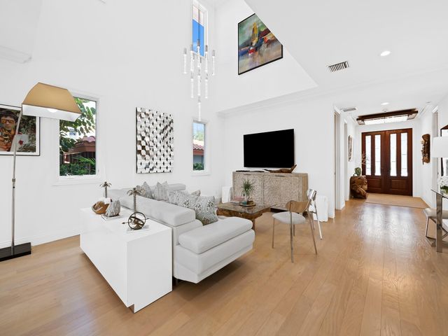 717 Solar Isle Drive, Fort Lauderdale, FL 33301