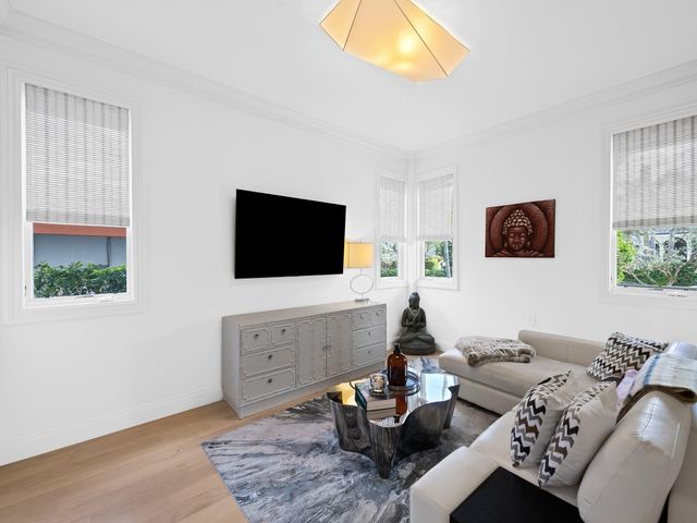 717 Solar Isle Drive, Fort Lauderdale, FL 33301