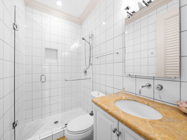 717 Solar Isle Drive, Fort Lauderdale, FL 33301