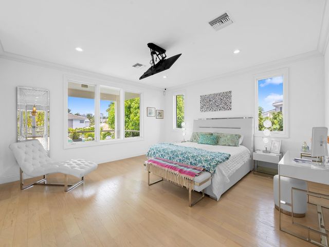 717 Solar Isle Drive, Fort Lauderdale, FL 33301