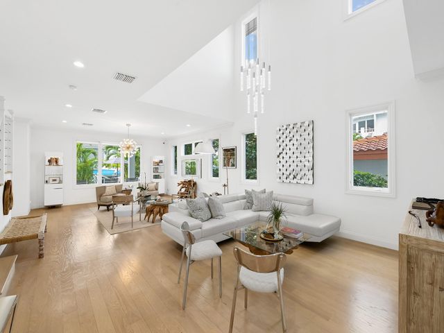 717 Solar Isle Drive, Fort Lauderdale, FL 33301