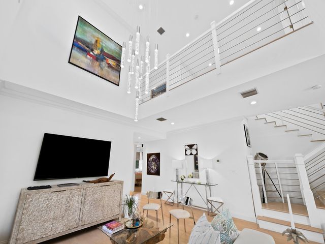 717 Solar Isle Drive, Fort Lauderdale, FL 33301