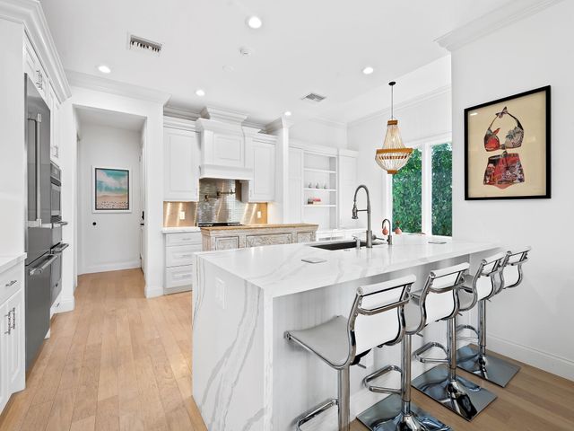 717 Solar Isle Drive, Fort Lauderdale, FL 33301