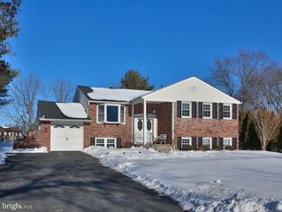 237 FROG HOLLOW RD, Southampton, PA 18966