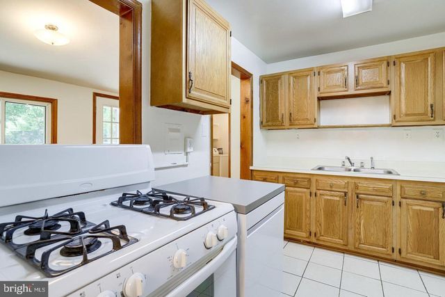 1922 ANDERSON RD, Falls Church, VA 22043