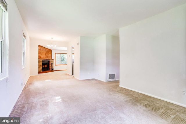 1922 ANDERSON RD, Falls Church, VA 22043