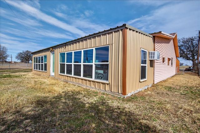 900 Fm 2921, De Leon, TX 76444