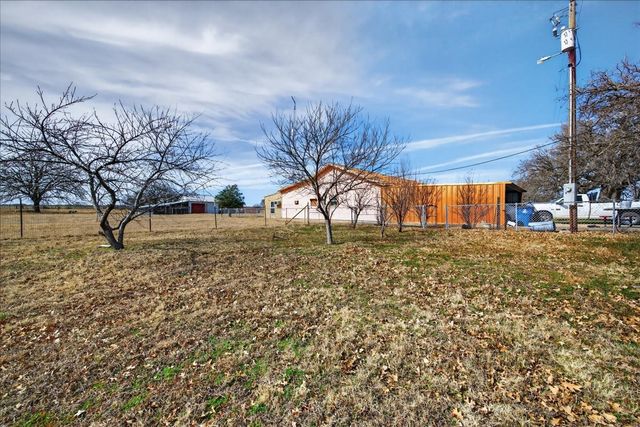 900 Fm 2921, De Leon, TX 76444