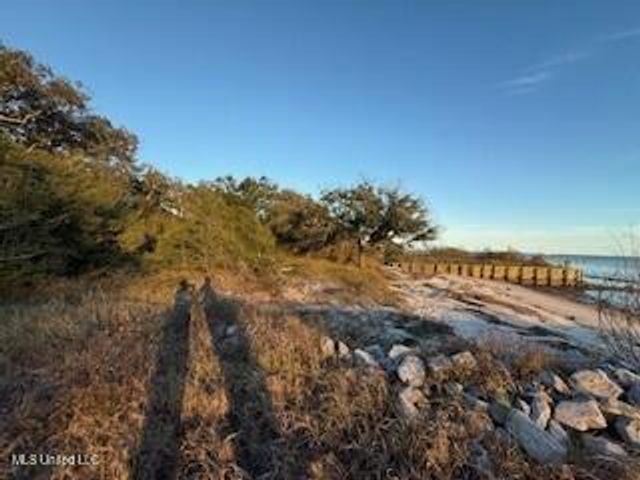 6813 Belle Fontaine Drive, Ocean Springs, MS 39564