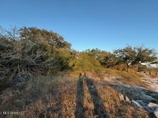 6813 Belle Fontaine Drive, Ocean Springs, MS 39564