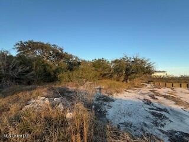 6813 Belle Fontaine Drive, Ocean Springs, MS 39564