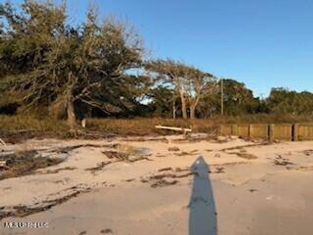 6813 Belle Fontaine Drive, Ocean Springs, MS 39564