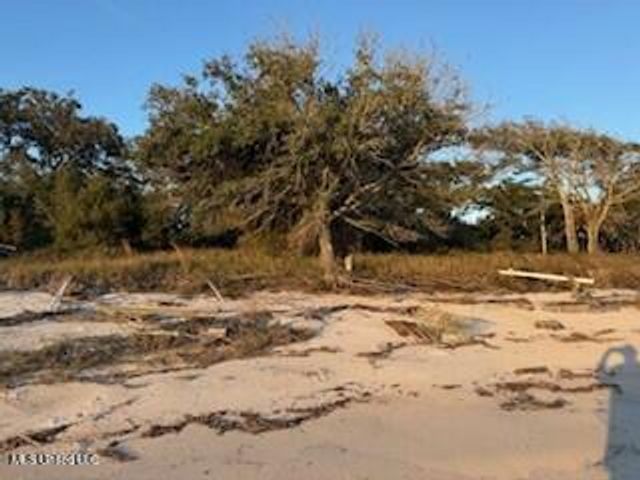 6813 Belle Fontaine Drive, Ocean Springs, MS 39564