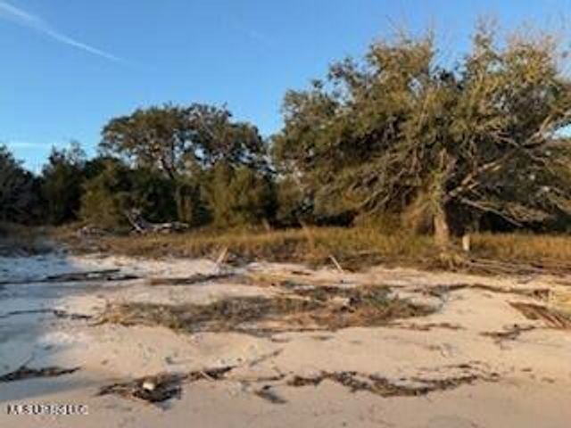 6813 Belle Fontaine Drive, Ocean Springs, MS 39564