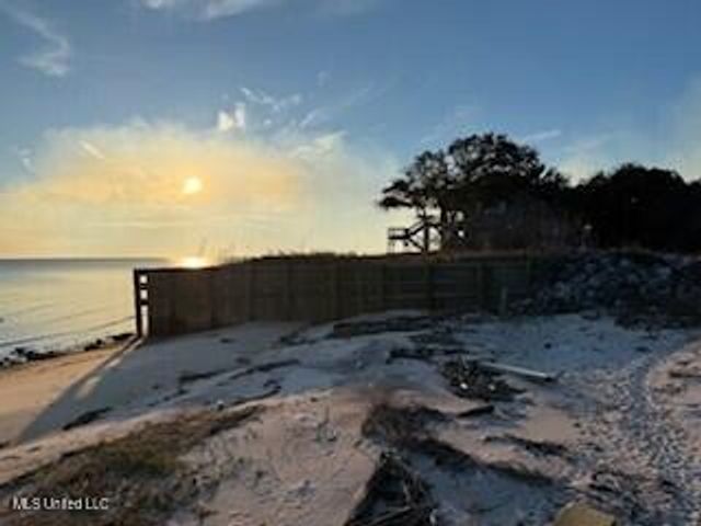 6813 Belle Fontaine Drive, Ocean Springs, MS 39564