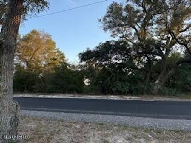 6813 Belle Fontaine Drive, Ocean Springs, MS 39564