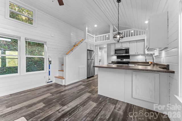 619 Kitchens Branch Road, Sylva, NC 28779