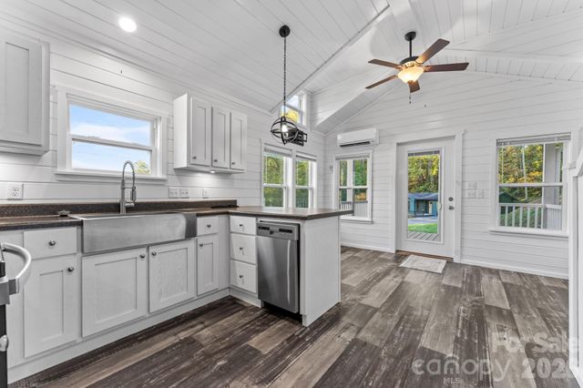 619 Kitchens Branch Road, Sylva, NC 28779