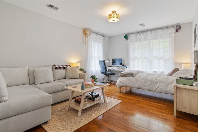 5 Walnut Street, Lexington, MA 02421