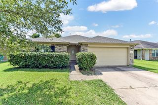 7022 Sun Creek Drive, Hitchcock, TX 77563