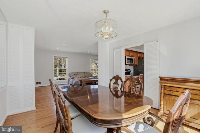 613 GOLDSBOROUGH DR, Rockville, MD 20850