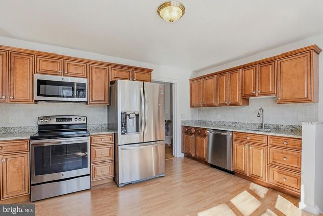 613 GOLDSBOROUGH DR, Rockville, MD 20850