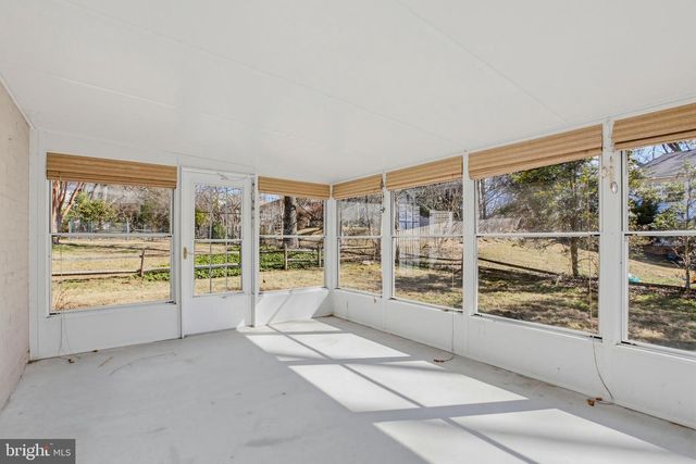 613 GOLDSBOROUGH DR, Rockville, MD 20850