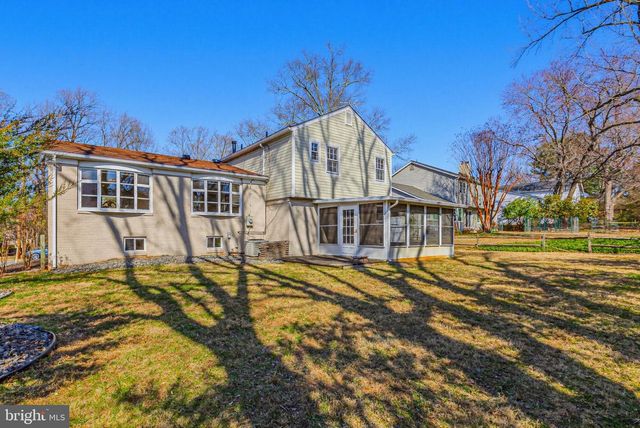 613 GOLDSBOROUGH DR, Rockville, MD 20850