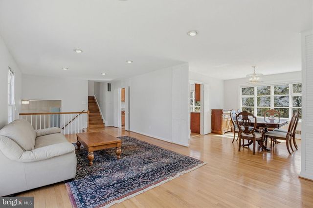 613 GOLDSBOROUGH DR, Rockville, MD 20850