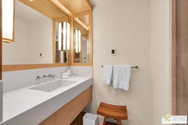 2170 S Barona Road, Palm Springs, CA 92264