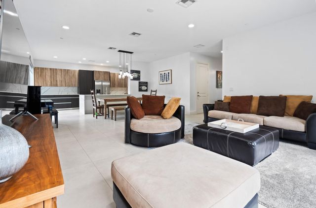 1123 NE 18th Avenue, Fort Lauderdale, FL 33304