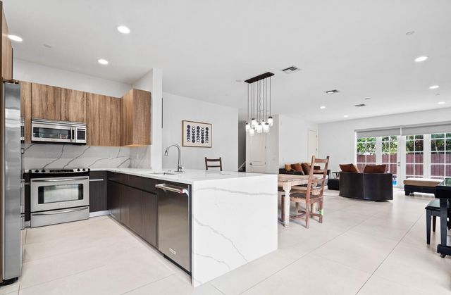 1123 NE 18th Avenue, Fort Lauderdale, FL 33304