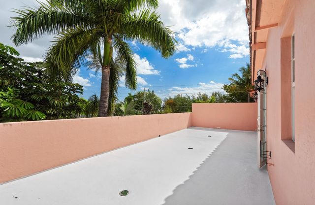 1123 NE 18th Avenue, Fort Lauderdale, FL 33304