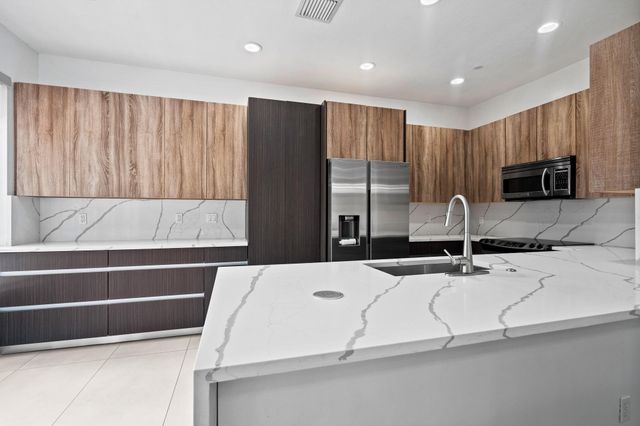 1123 NE 18th Avenue, Fort Lauderdale, FL 33304