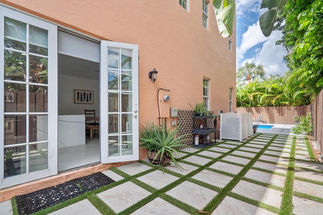1123 NE 18th Avenue, Fort Lauderdale, FL 33304