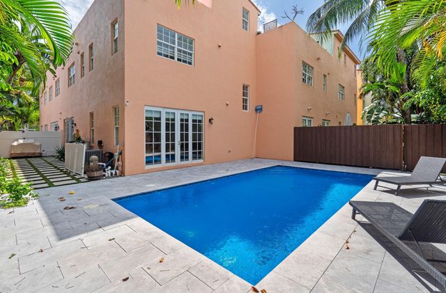 1123 NE 18th Avenue, Fort Lauderdale, FL 33304
