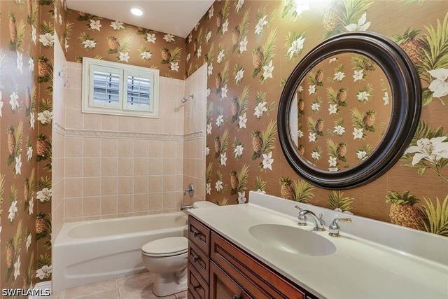 3155 Santorini CT, Naples, FL 34119