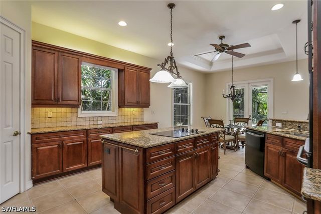 3155 Santorini CT, Naples, FL 34119