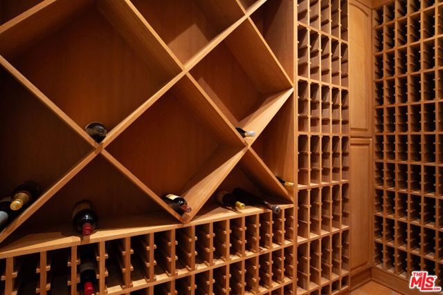 1031 Cove Way, Beverly Hills, CA 90210